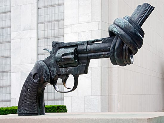 anti-gun-statue-un-bldg-nyc